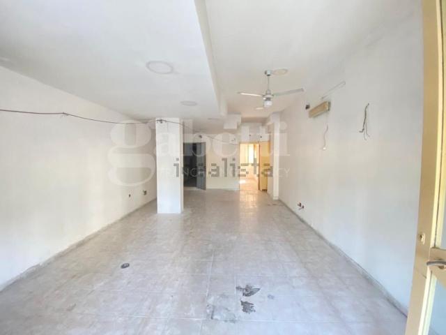 Locale Commerciale in affitto a Puglia, Barletta-andria-trani