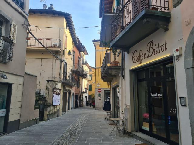 Locale Commerciale in affitto a Sarnico, Lombardia