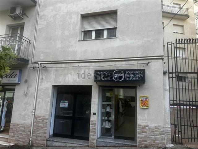 Locale Commerciale in affitto a Pontepiccolo, Calabria