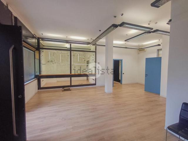 Locale Commerciale in affitto a Treviglio, Lombardia