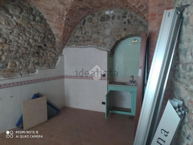 Locale Commerciale in affitto a Gorlago, Lombardia