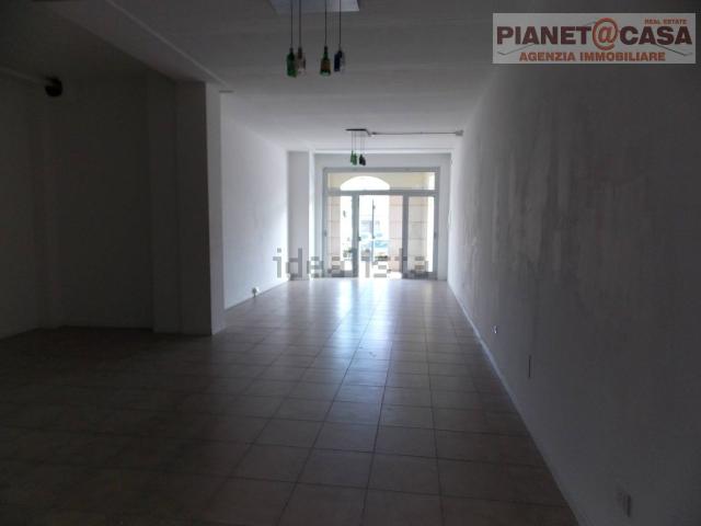 Locale Commerciale in affitto a Marche, Ascoli Piceno