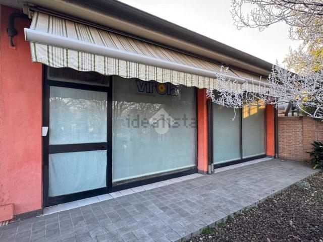 Locale Commerciale in affitto a Verolanuova, Lombardia