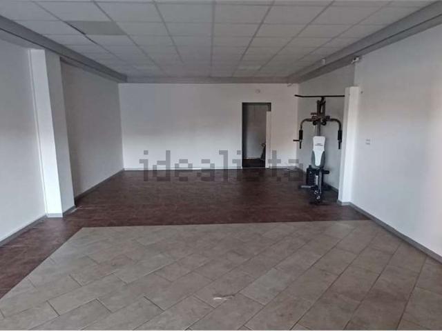Locale Commerciale in affitto a Socco, Fino Mornasco