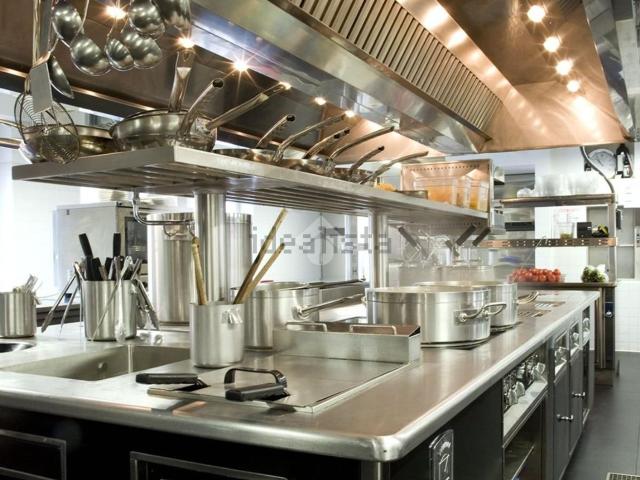 Locale Commerciale in affitto a Lugana, Sirmione