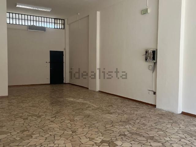 Locale Commerciale in affitto a Parma, San Leonardo