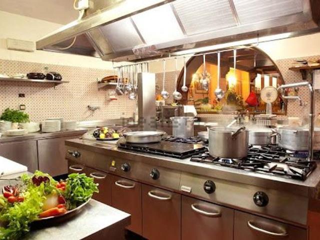 Locale Commerciale in affitto a Lugana, Sirmione