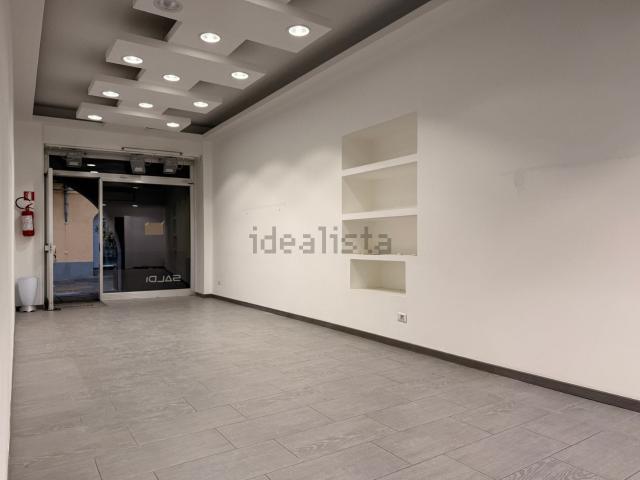 Locale Commerciale in affitto a Piemonte, Torino