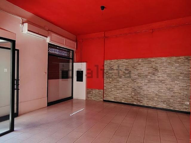 Locale Commerciale in affitto a Funtan'e Ortus, Quartu Sant'elena