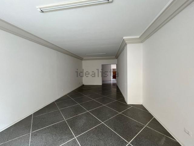 Locale Commerciale in affitto a Unione di comuni Valmarecchia, Novafeltria