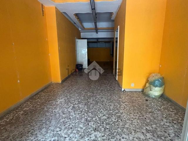 Locale Commerciale in affitto a III Circoscrizione, Messina