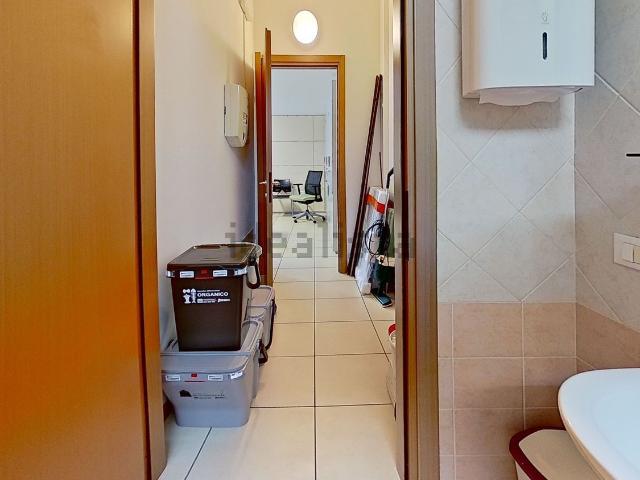 Locale Commerciale in affitto a Gulli, Ravenna