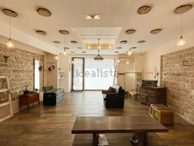 Locale Commerciale in affitto a Comiso, Sicilia