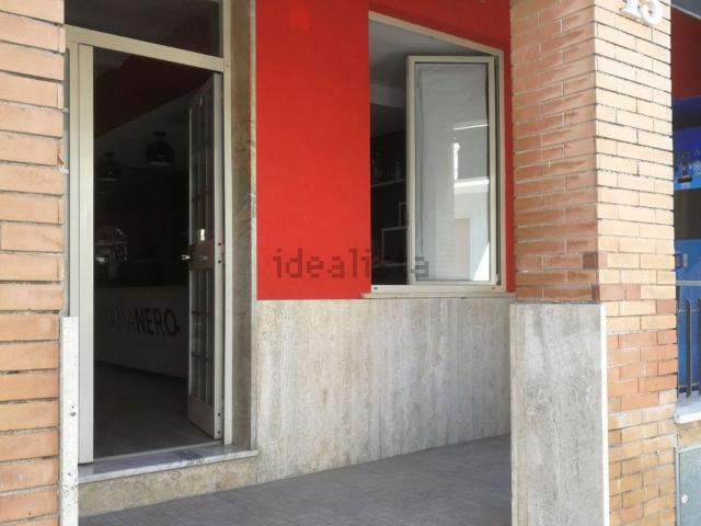 Locale Commerciale in affitto a Fara Sabina, Lazio