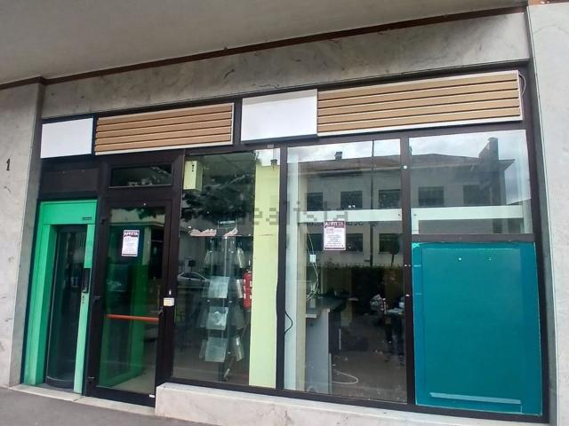 Locale Commerciale in affitto a Piemonte, Torino