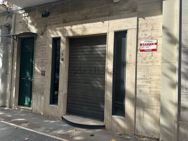 Locale Commerciale in affitto a Puglia, Foggia
