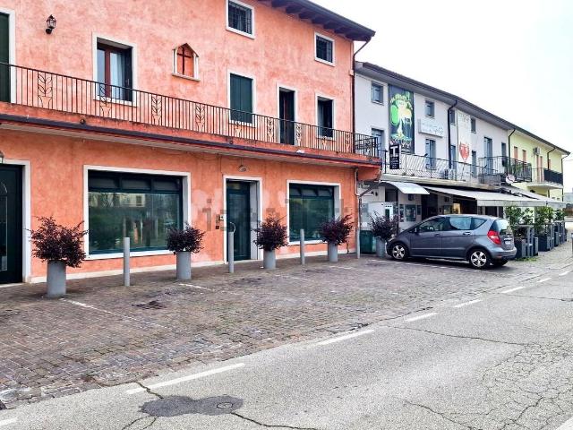 Locale Commerciale in affitto a Casola, Veneto