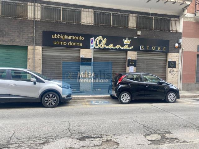 Locale Commerciale in affitto a Borgo Medievale, Roma Capitale