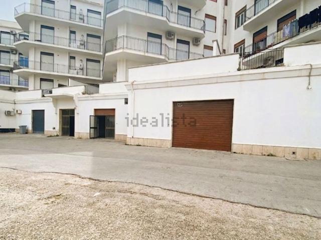 Locale Commerciale in affitto a Agrigento, Sicilia