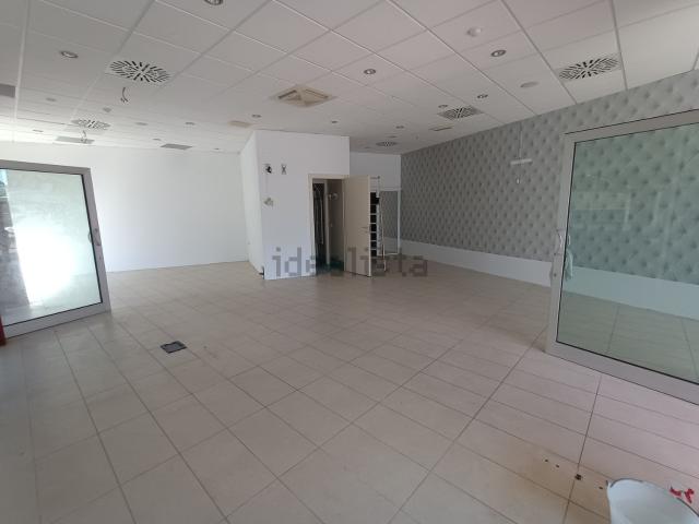 Locale Commerciale in affitto a Alba, Riccione