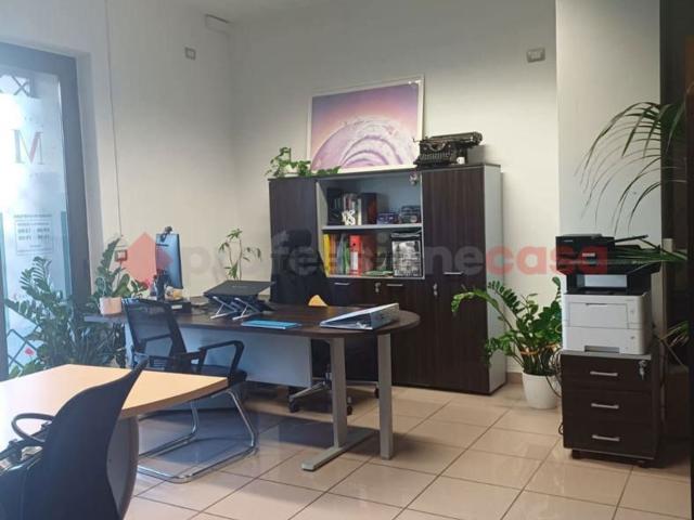 Locale Commerciale in affitto a Spoleto, Perugia