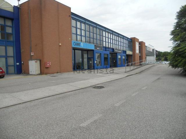 Locale Commerciale in affitto a Bagnaria Arsa, Friuli-Venezia Giulia