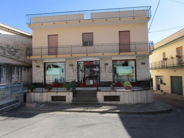 Locale Commerciale in affitto a Puglia, Taranto