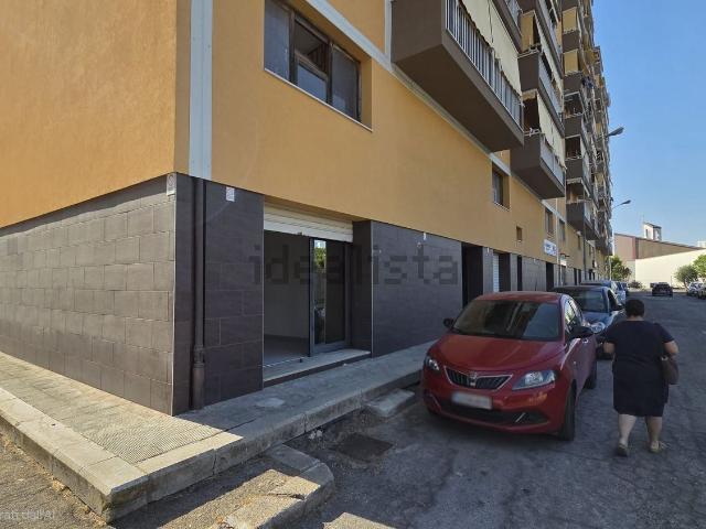 Locale Commerciale in affitto a Puglia, Taranto