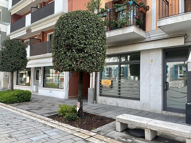 Locale Commerciale in affitto a Grado, Friuli-Venezia Giulia