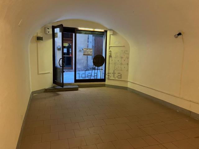 Locale Commerciale in affitto a Pistoia, Toscana