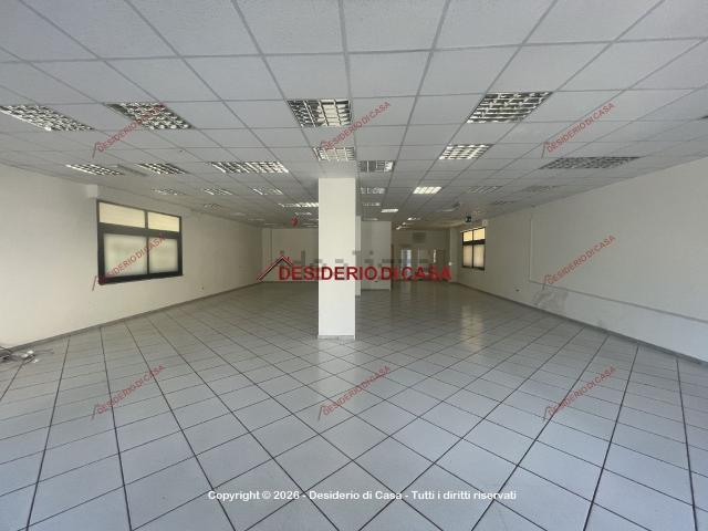 Locale Commerciale in affitto a I Circoscrizione, Palermo