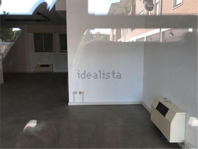 Locale Commerciale in affitto a Unione di Comuni della Romagna Forlivese, Castrocaro Terme