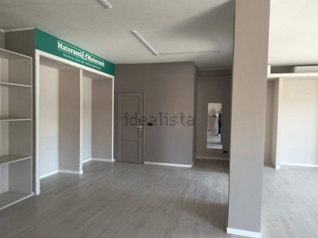 Locale Commerciale in affitto a Piemonte, Alessandria