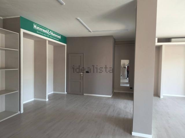 Locale Commerciale in affitto a Piemonte, Alessandria