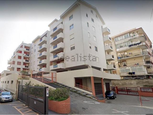 Locale Commerciale in affitto a II Circoscrizione, Messina
