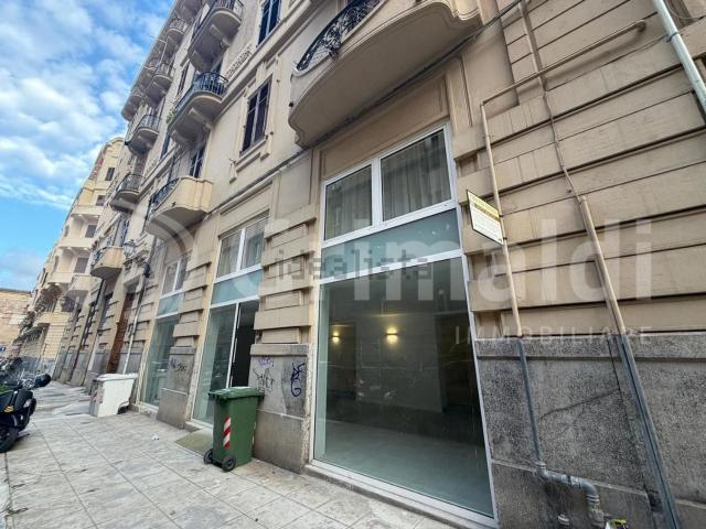Locale Commerciale in affitto a I Circoscrizione, Palermo