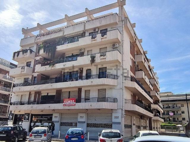 Locale Commerciale in affitto a Puglia, Foggia