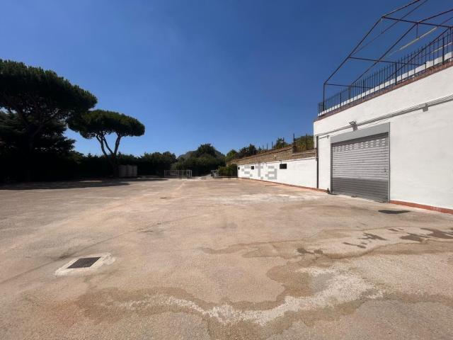 Locale Commerciale in affitto a Cigliano, Pozzuoli