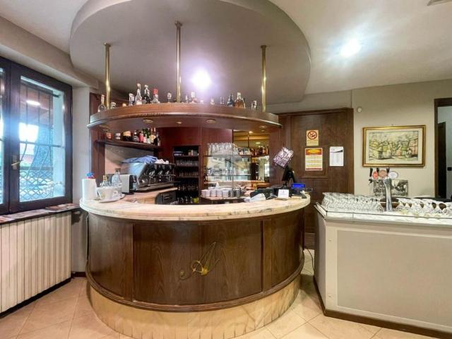 Locale Commerciale in affitto a Castenedolo, Lombardia