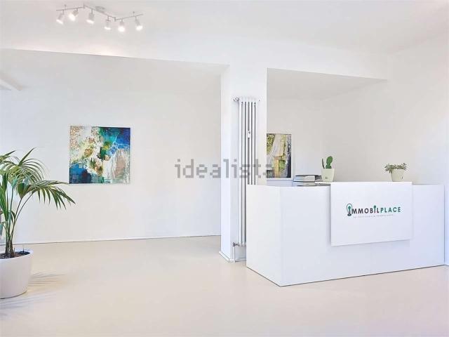 Locale Commerciale in affitto a Centro-Piani-Rencio - Zentrum-Bozner Boden-Rentsch, Bolzano - Bozen