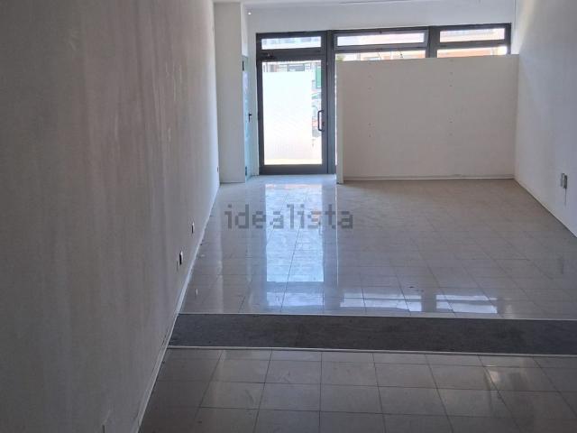 Locale Commerciale in affitto a San Leo Bastia, Umbria