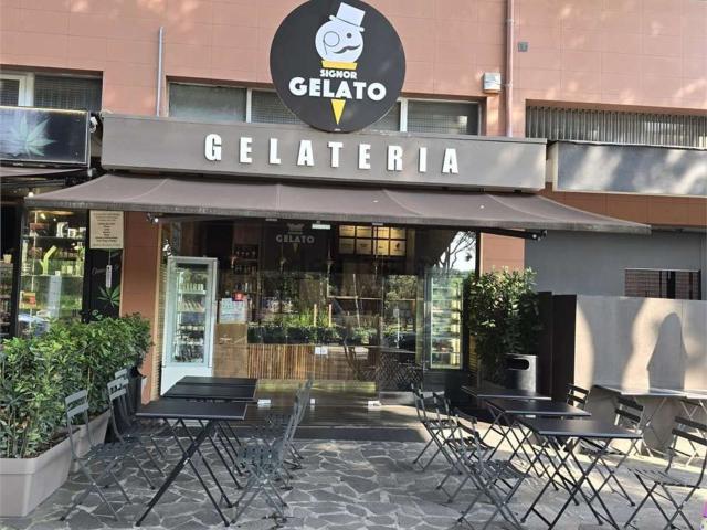 Locale Commerciale in affitto a Riccione, Reggio Emilia