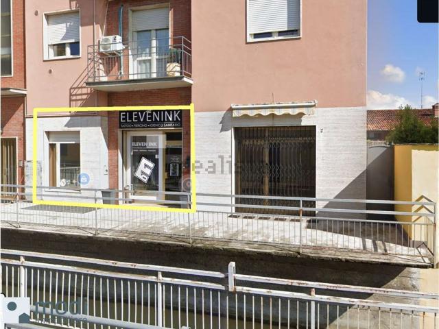 Locale Commerciale in affitto a Crema, Lombardia