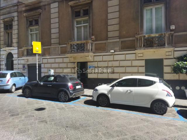 Locale Commerciale in affitto a Borgo-Sanzio, Catania