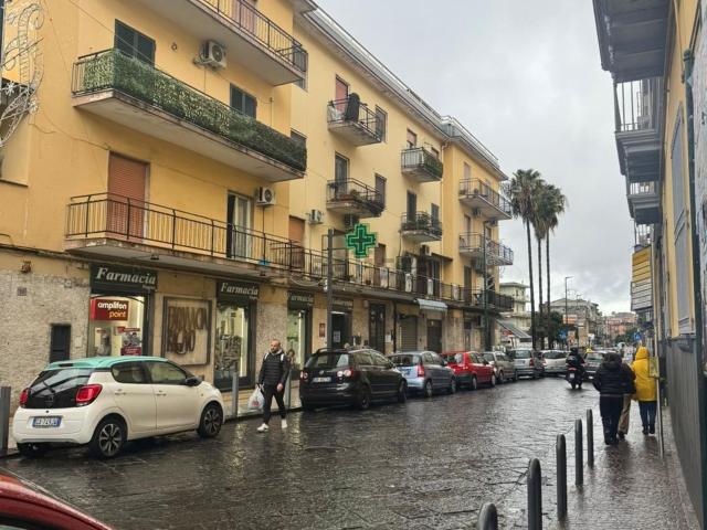 Locale Commerciale in affitto a Guantai, Pianura