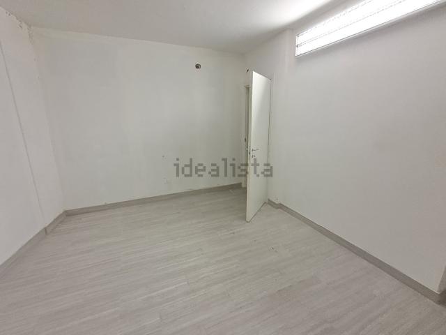 Locale Commerciale in affitto a Calabria, Catanzaro