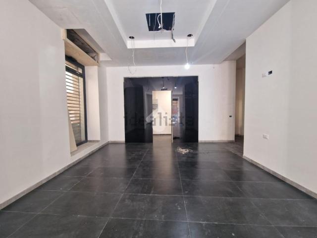 Locale Commerciale in affitto a Alcamo, Sicilia