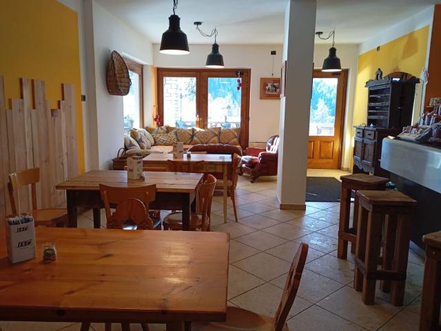 Locale Commerciale in affitto a Modzo, Gressan