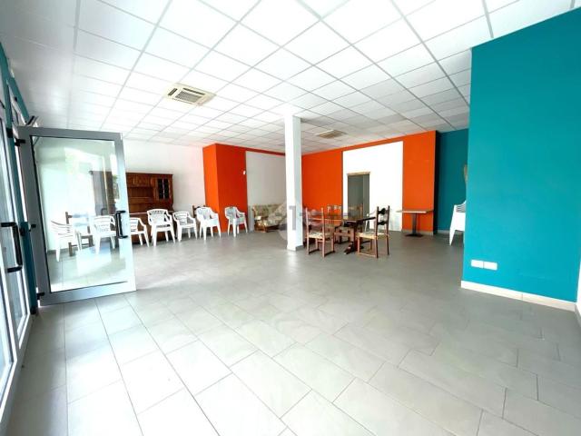 Locale Commerciale in affitto a Stra, Veneto