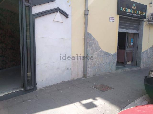 Locale Commerciale in affitto a Sant'Andrea dei Lagni, Santa Maria Capua